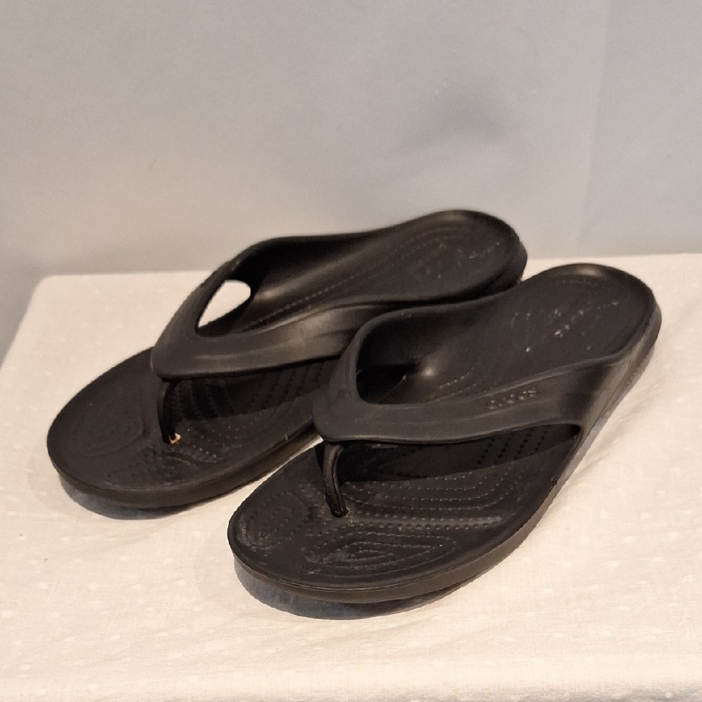 Crocs Black Flip Flops Women's Size 11 Men 9